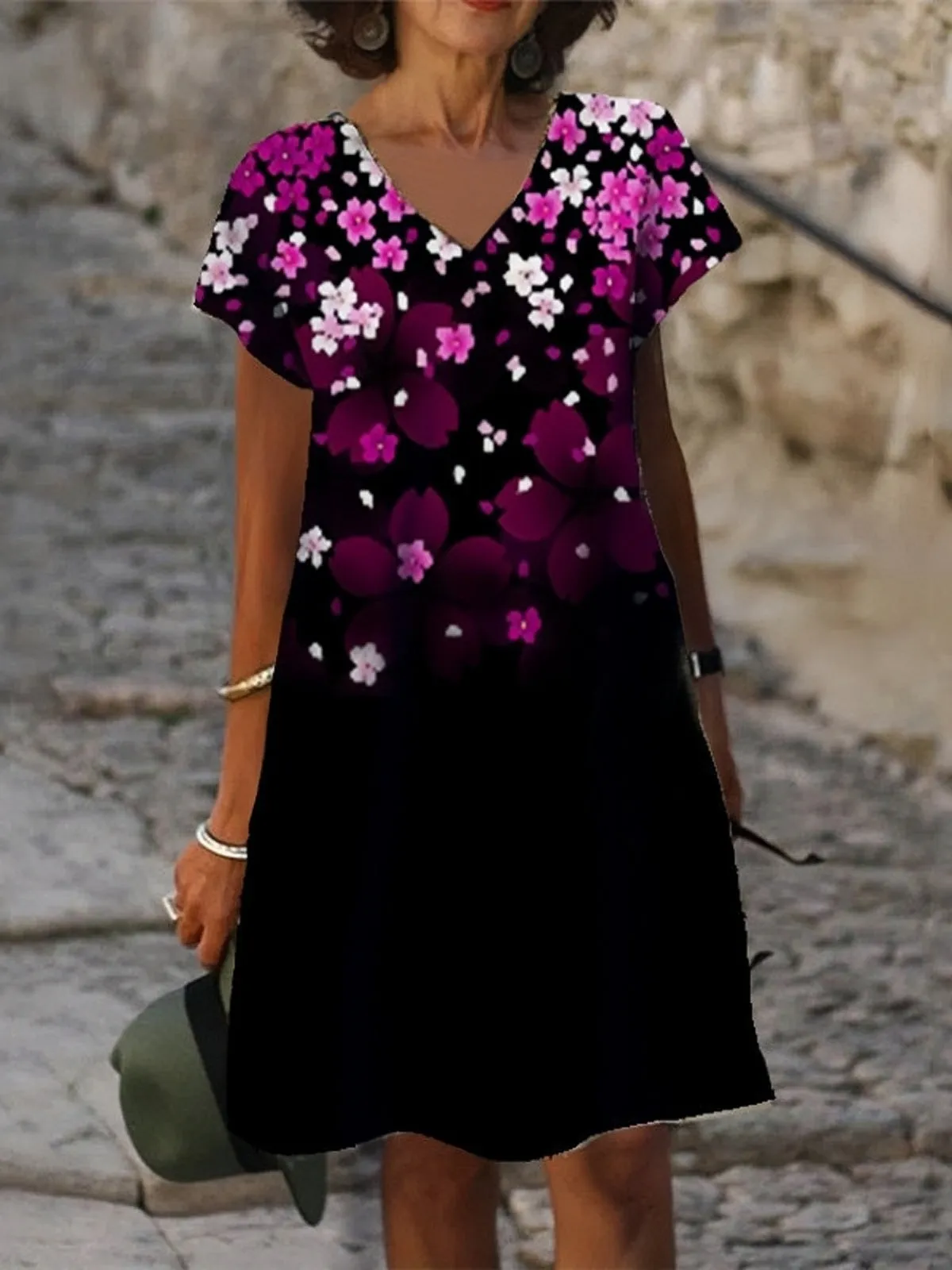 BerryBetty - Black Purple Flower V Neck Causal Short Sleeve Shift Dress