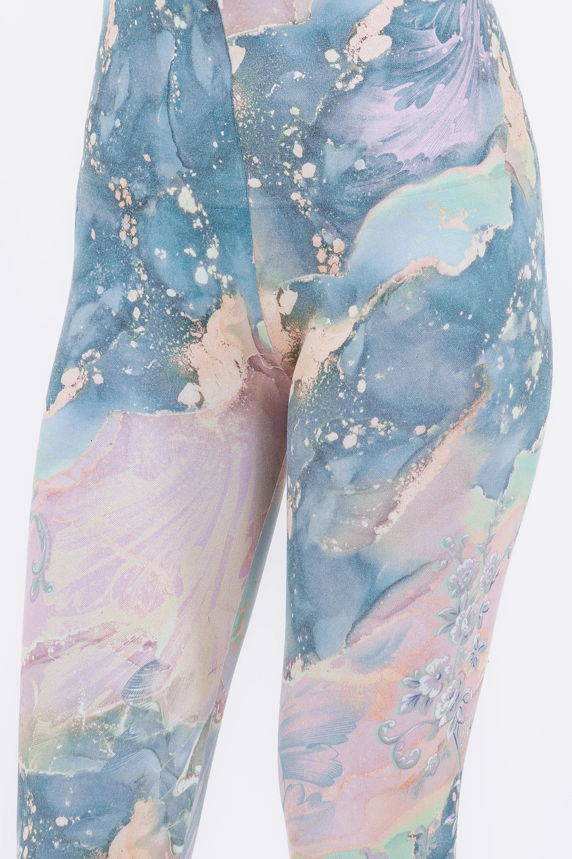 Vintage Floral Runner Over Marble Printed Leggings