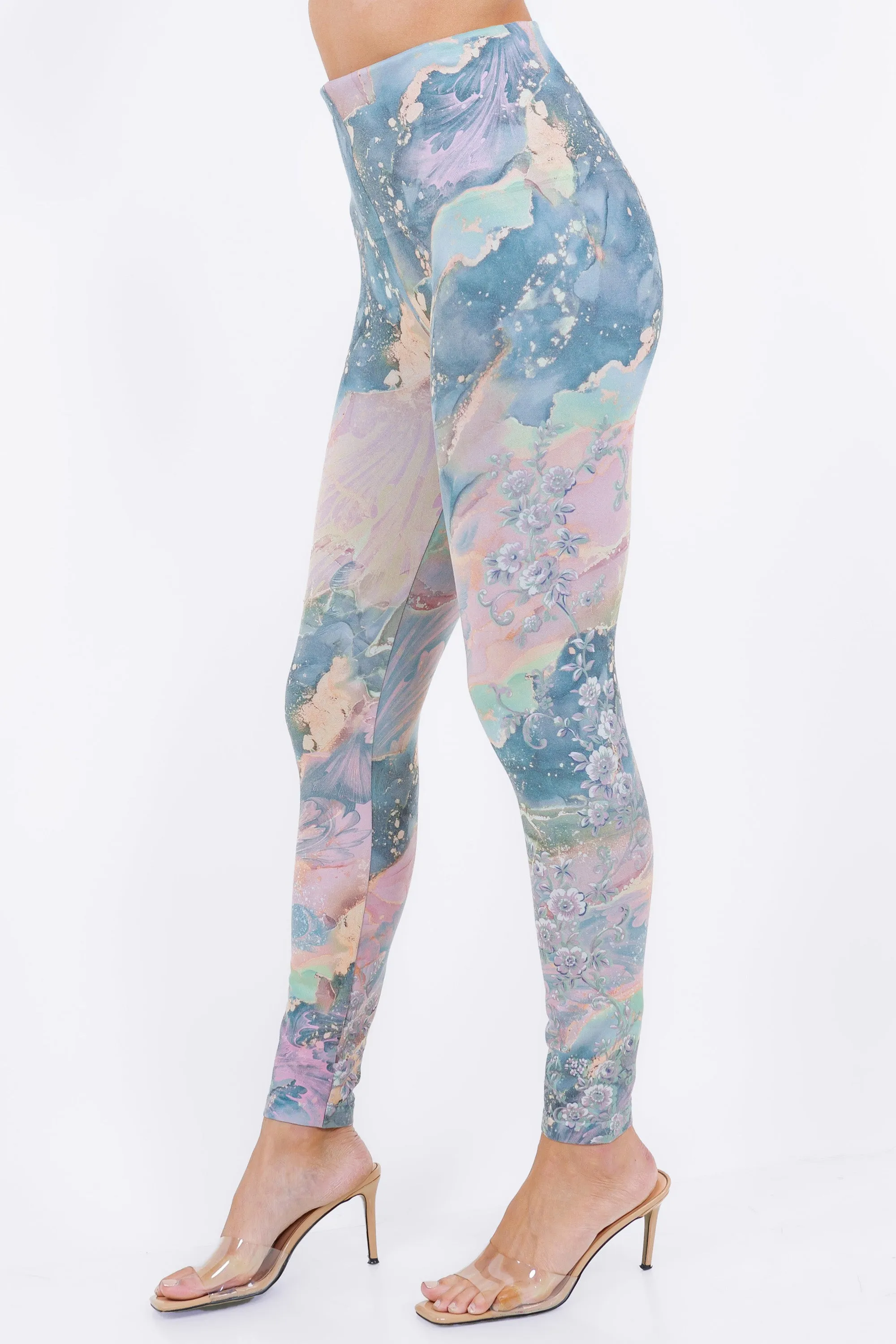 Vintage Floral Runner Over Marble Printed Leggings