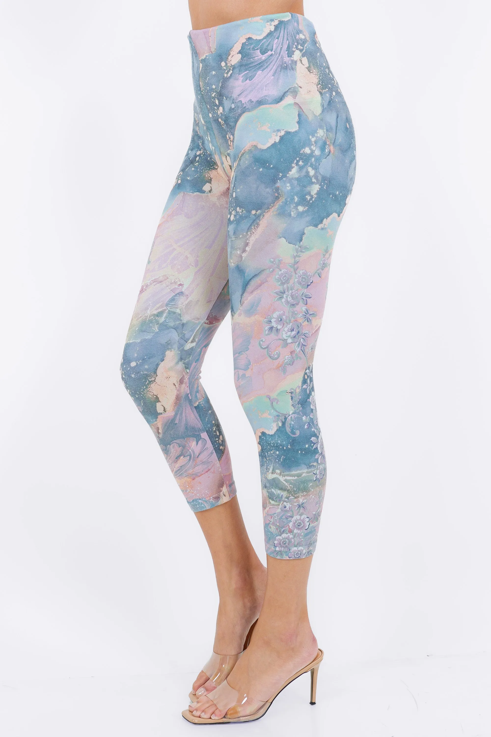 Vintage Floral Runner Over Marble Printed Leggings